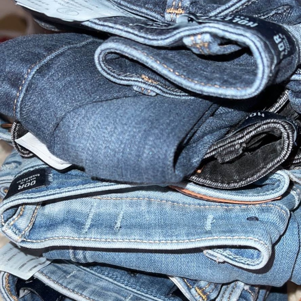 bundle of hollister jeans